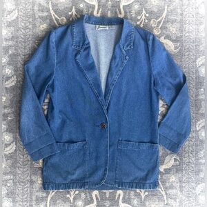 vintage Joanna women's denim blazer with a single-button closure